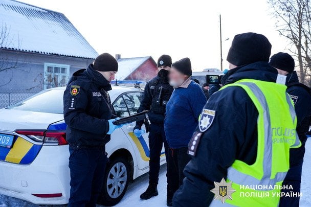 На Рівненщині поліцейські затримали 72-річного чоловіка. 