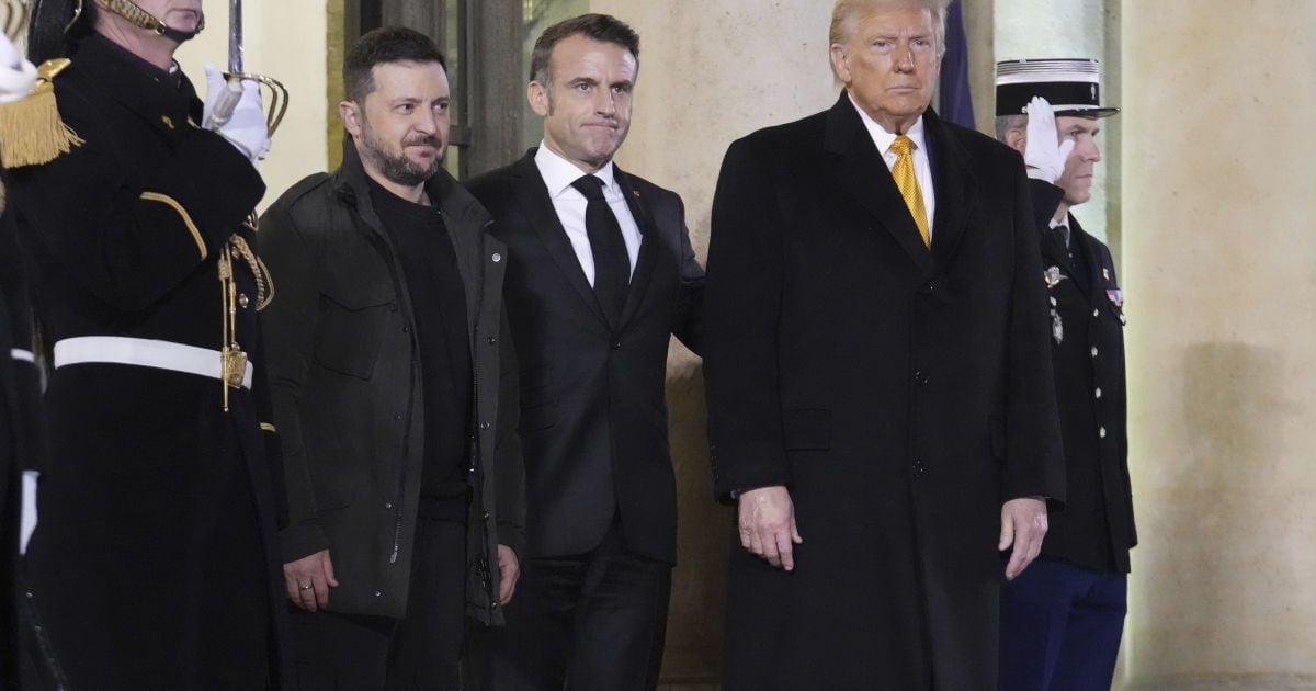 Володимир Зеленський, Еммануель Макрон та Дональд Трамп після переговорів