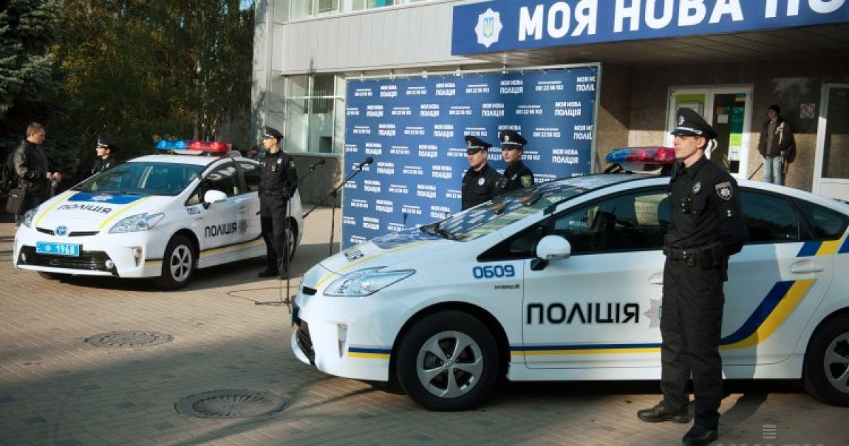 У Львові вночі невідомі підпалили відділення поліції
