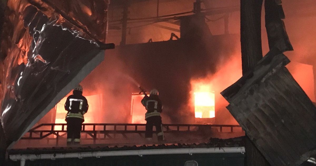 За несколько недель до пожара завод в Ворзеле получил заказ Минобороны на сотни миллионов гривен
