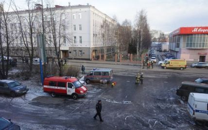 Взрыв у здания ФСБ в России устроил 17-летний местный житель. Дело рассматривают как теракт