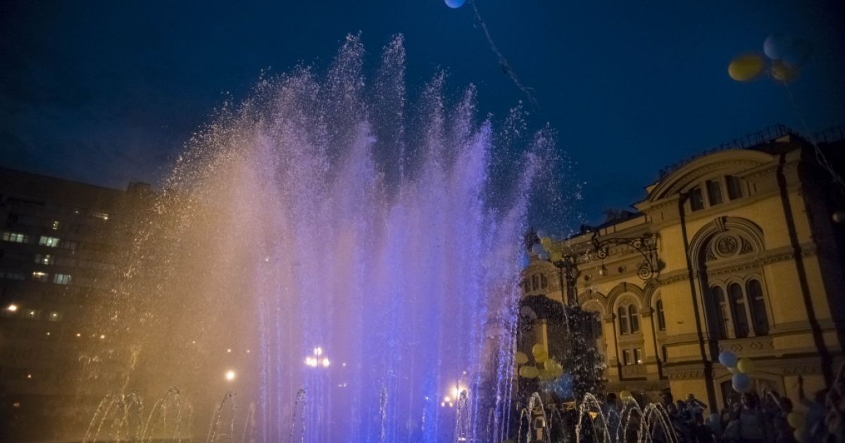 фонтан біля оперного театру в Києві_4 / © КМДА