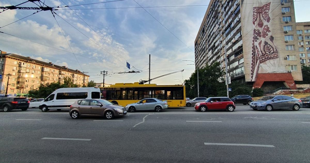 Тиждень у Києві розпочався з шалених заторів: де не проїхати