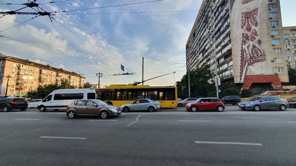 Через зникнення світла зупинився електричний громадський транспорт, утворилися затори / © Інформатор
