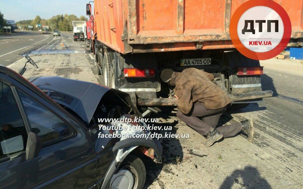 Машины получили разное количество повреждений, сколько пострадавших - неизвестно / © dtp.kiev.ua