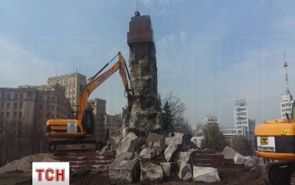 У Харкові демонтують залишки стійкого пам'ятника Леніну