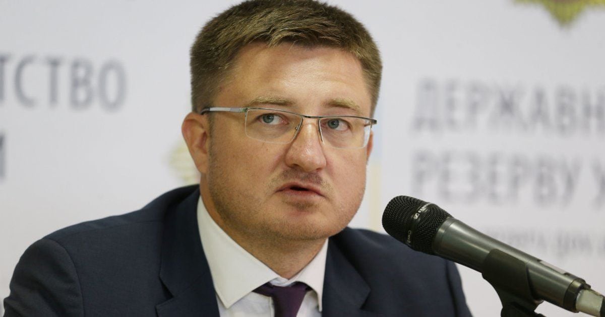 "Діти в піжамах, прокуратура ріже двері". Очільнику Держрезерву України вручили підозру