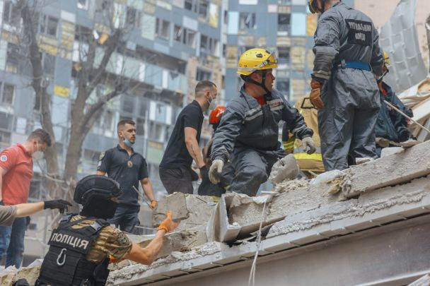 Наслідки російського удару по "Охматдиту" / © Управління ДСНС Києва