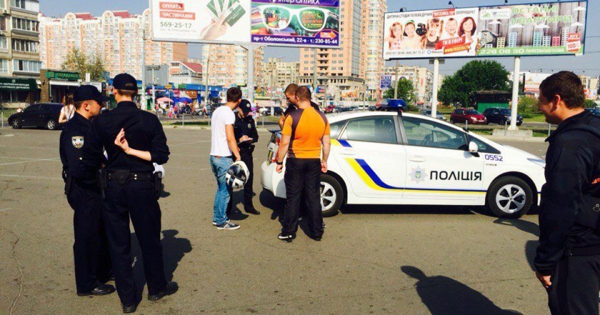 В Киеве задержали полицейского-вора