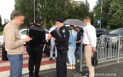 Не поделили дорогу: в Киеве водитель Hyundai в ходе драки на дороге ранил водителя Volvo острым предметом