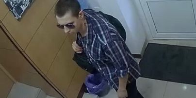 У центрі Києва чоловік зі стріляниною пограбував пункт обміну валют і поранив поліцейського
