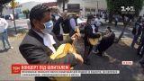 У Мексиці музиканти маріачі заграли для лікарів та пацієнтів, які борються з коронавірусом