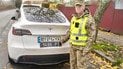 Tesla Model Y із військовими номерами
