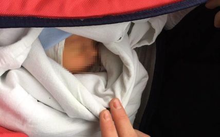 В Одессе возле больницы нашли младенца в сумке