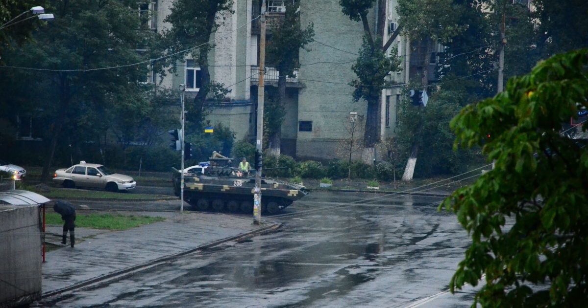 військова техніка їде на парад_4 / © ТСН.ua