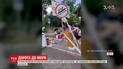 В Одесі активісти розбили кувалдами шлагбауми, що заважали проїзду до моря