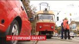 У Києві десятки трамваїв та сотні машин зупинились через неправильно припаркований автомобіль