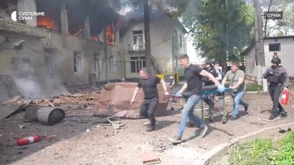 В Сумах два БпЛА попали в здание детского сада: видео