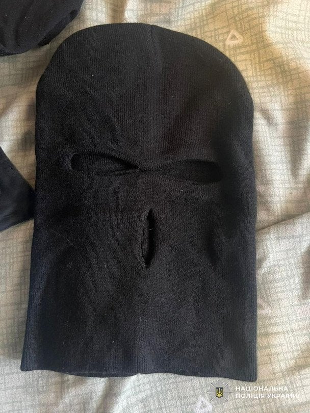 Балаклава, виявлена під час обшуку