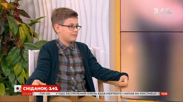 Вениамин Огир рассказал об обучении в Лондоне и отношениях со звездной мамой