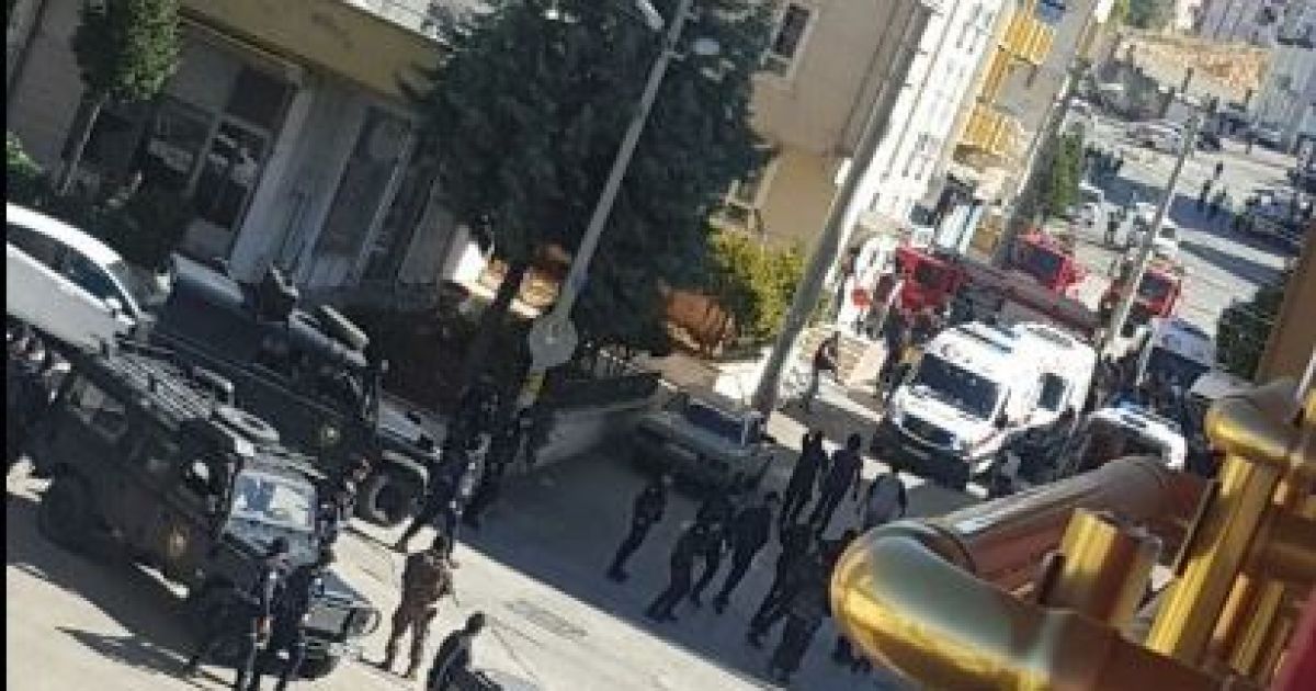 В крупном городе Турции террорист-смертник подорвал себя, чтобы не сдаваться полиции