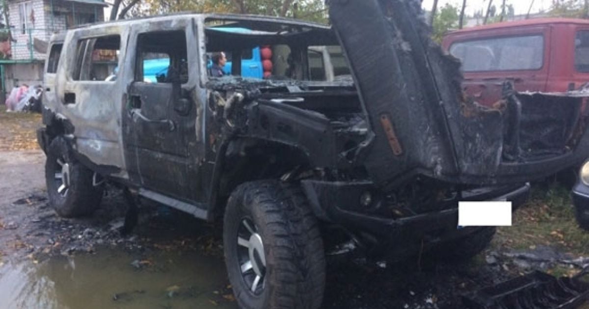 В Кременчуге на штрафплощадке сгорел печально известный Hummer