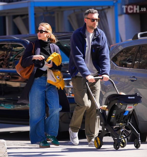 Дженнифер Лоуренс с мужем и сыном / © Getty Images