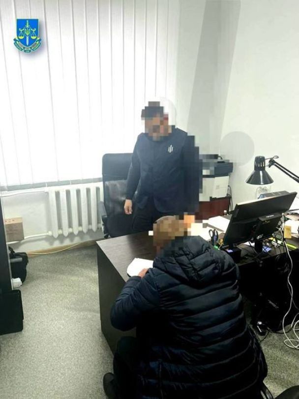 Двом службовцям військкомату у Тернополі повідомили про підозру Фото: Офіс генпрокурора / ©