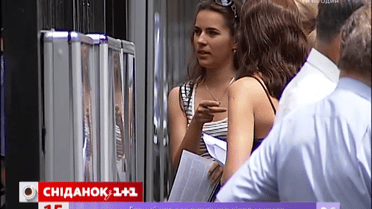 Подавать документы на получение визы придется лично