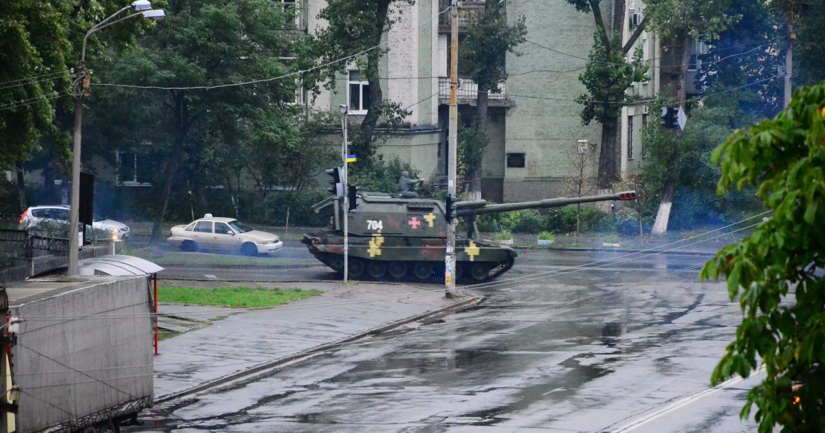 військова техніка їде на парад_10 / © ТСН.ua