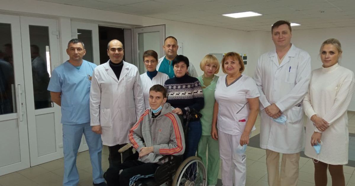 Уникальный случай выздоровления: в Днепре вернули к жизни подростка со сложнейшими травмами