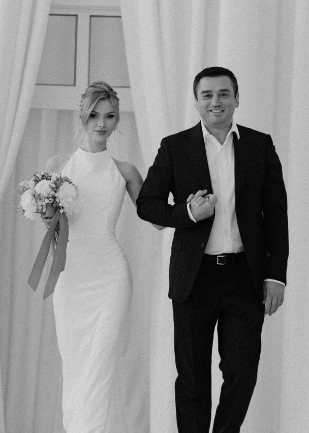 Виктория Апанасенко с мужем / © facebook.com/crystalviktoria