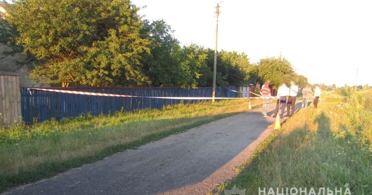 Сусід побачив тіла та закривавлені стіни: у Хмельницькій області сталося подвійне вбивство