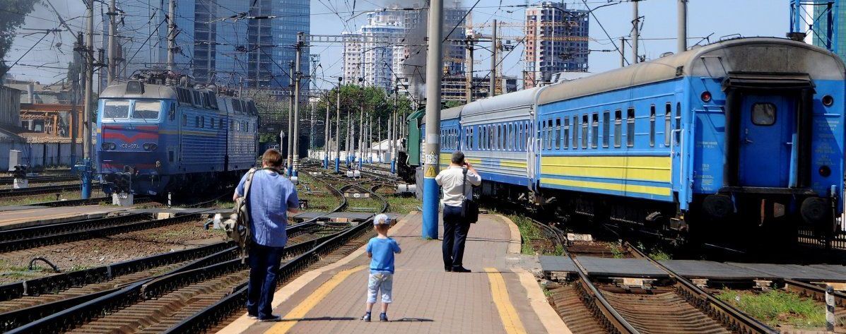 "Укрзалізниця" призначила 17 додаткових поїздів до 8 Березня
