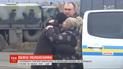 Слезы, боль и тоска в глазах: 76 захваченных боевиками людей наконец освобождены из плена
