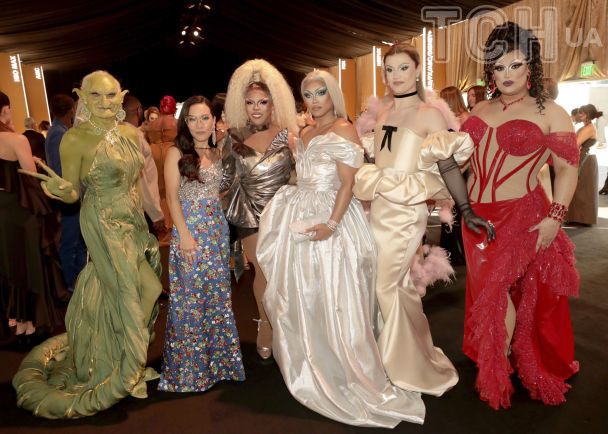 Принцеса Поппі та інші ексучасниці шоу RuPaul's Drag Race / © Associated Press