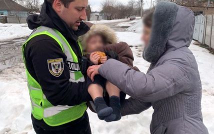 Бродил босиком по снегу: в Черниговской области разыскали пропавшего ребенка