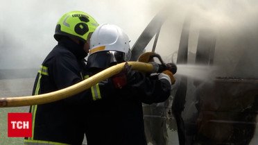 Огонь не страшен: в Ровенской области женщины-огнеборицы тренировались спасать жизнь