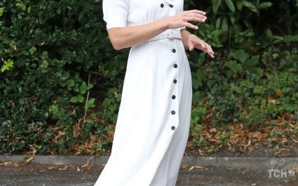 В белом платье и на каблуках: герцогиня Кембриджская в красивом образе посетила мероприятие в Шеффилде