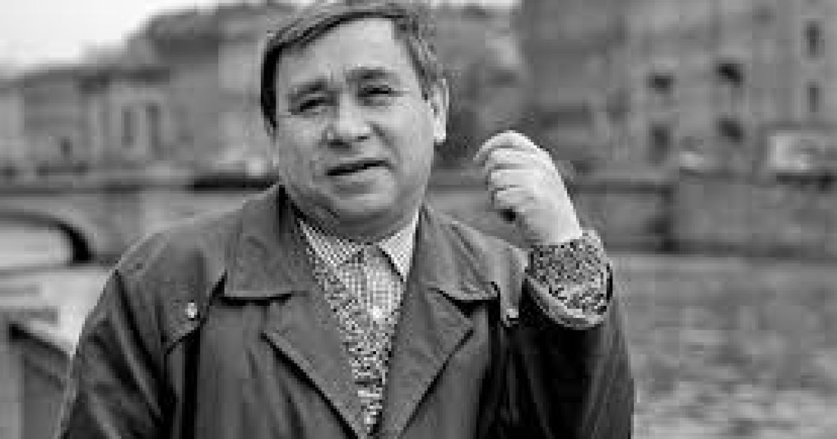 Сейчас актеру делают операцию