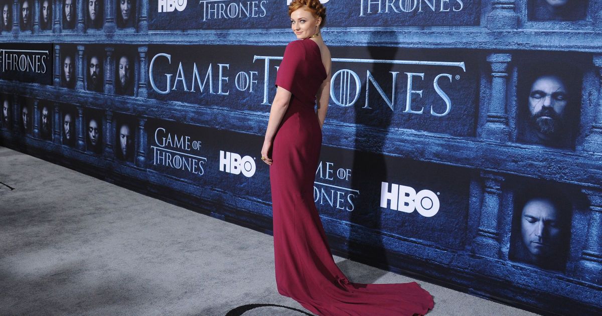 Три звезды "Игры престолов" пришли на премьеру в сногсшибательных нарядах