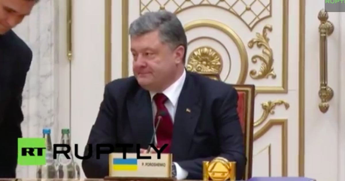 Під час протокольної зйомки ніхто не промовив ані слова
