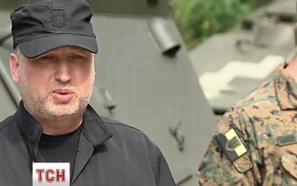 Турчинов объяснил секретный указ Порошенко о госбезопасности