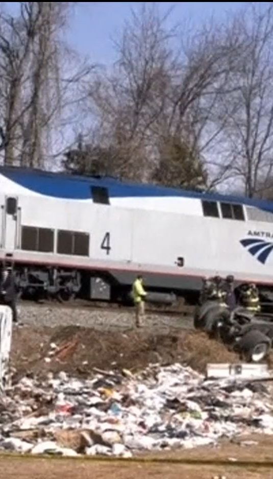В результате столкновения поездов в США погибли 2 человека, 116 - травмированы
