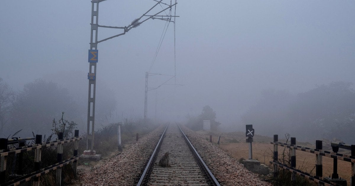 Низка пасажирських поїздів курсує з суттєвими затримками