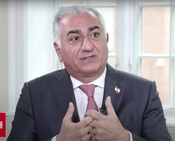 Сын свергнутого шаха Ирана призывает к восстанию: "Исламская Республика уже упала"