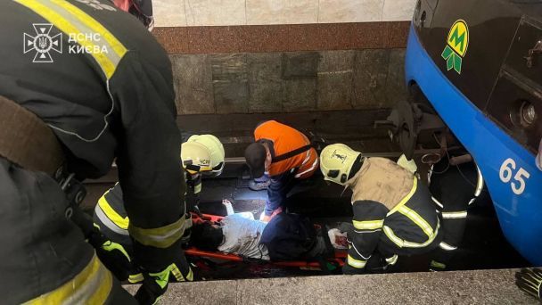 З-під вагона потяга дістали тіло жінки