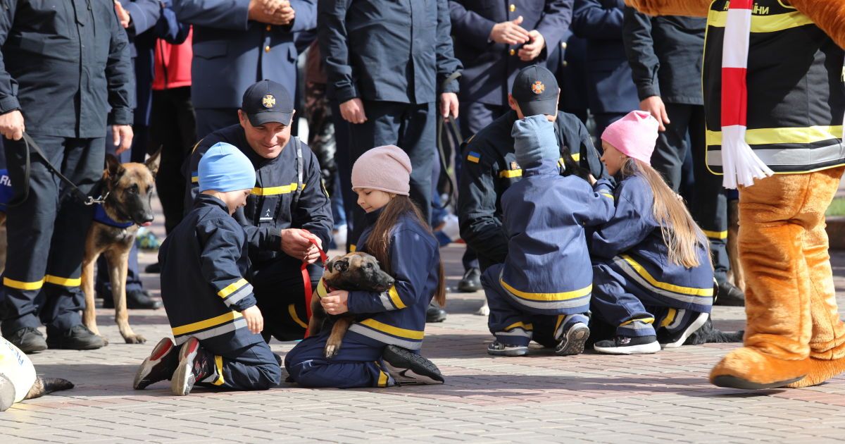 Посвята цуценят у рятувальники_6 / © ГСЧС