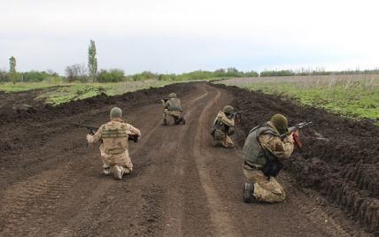 На передовій були поранені двоє українських бійців. Ситуація на Донбасі