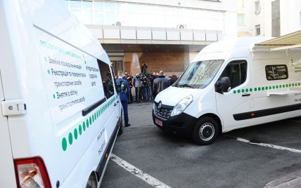 В Украине начали работу мобильные сервисные центры МВД